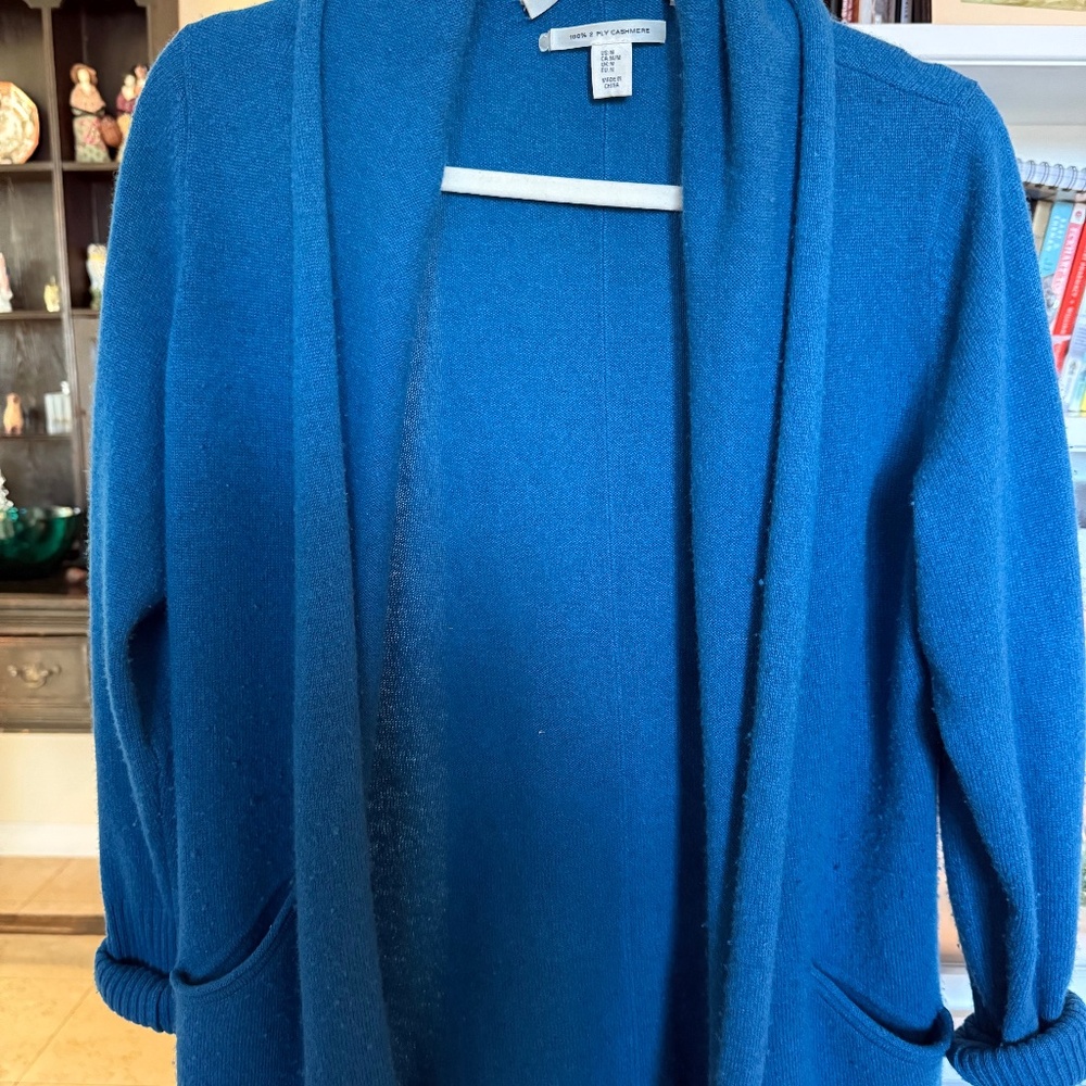 Max Studio Medium Gorgeous blue long cardigan